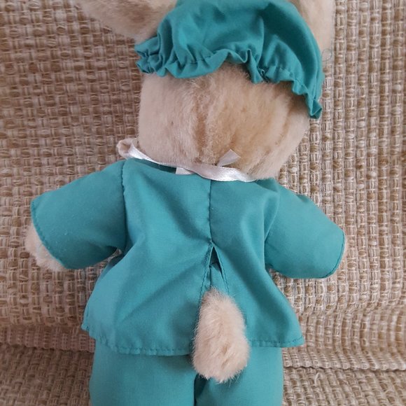 Bunny Stuffed Scrubs Telefora 2001 Dr.B Easter - Picture 2 of 7